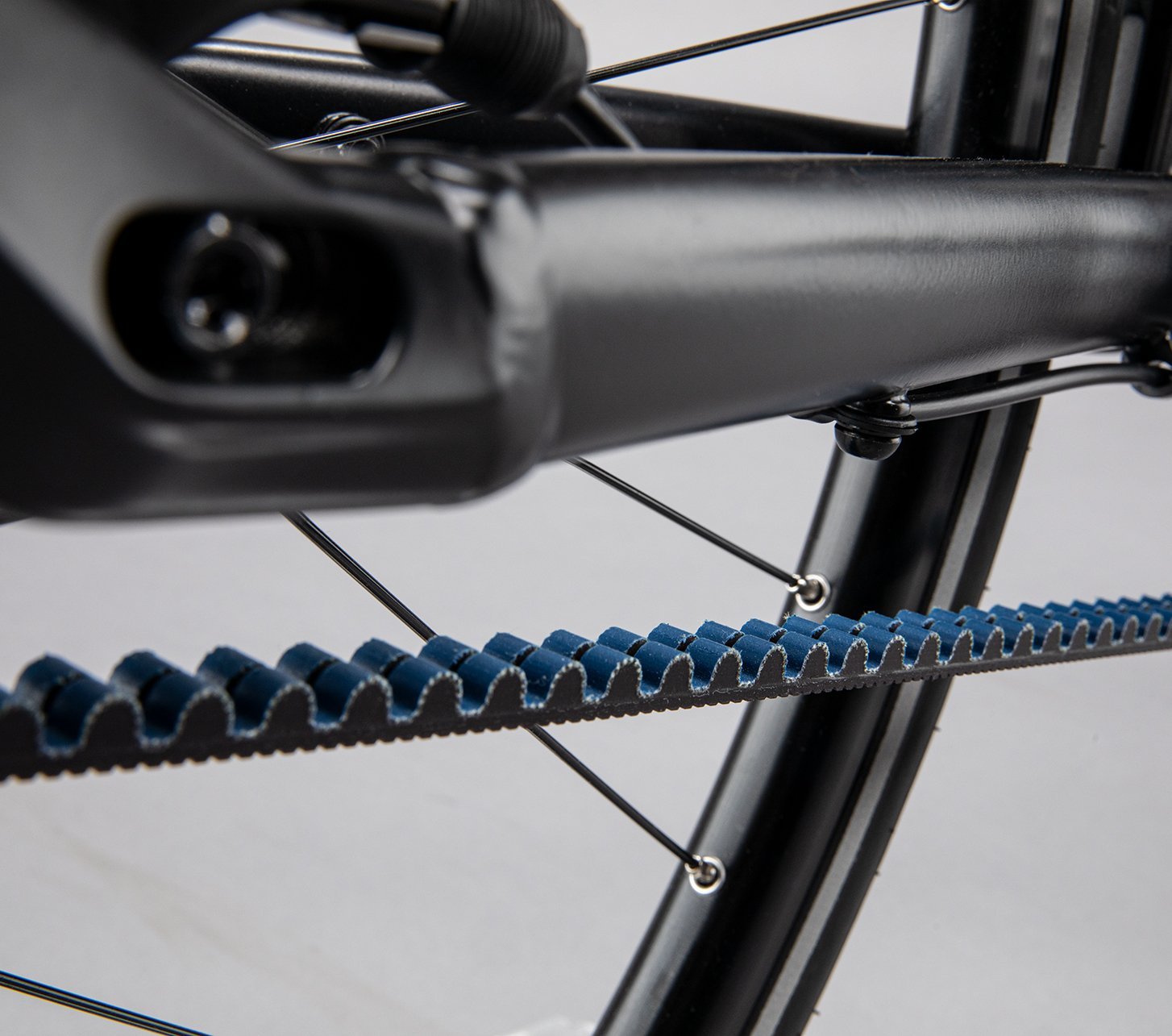 Buy drivetrain belts for your bike online