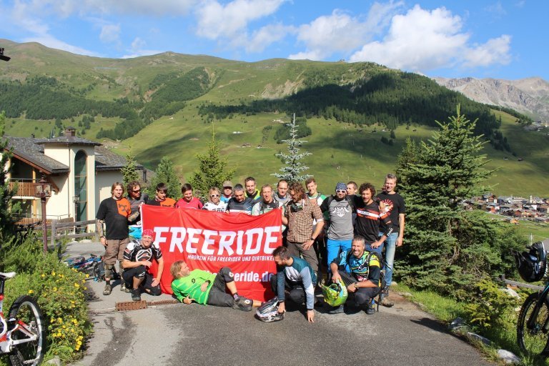Gruppenfoto Teilnehmer Livigno Freeride Camp by dierasenmaeher.de