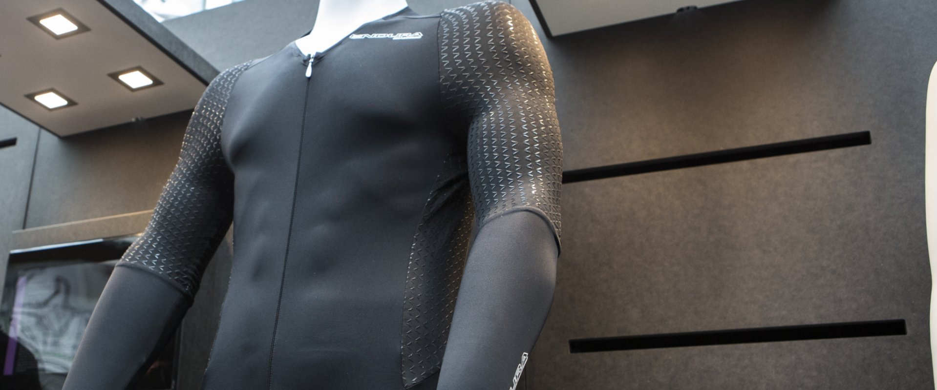 Im Windtunnel getestet und beim Stundenweltrekord sein Potential bestätigt, der Encapsulator Suit.