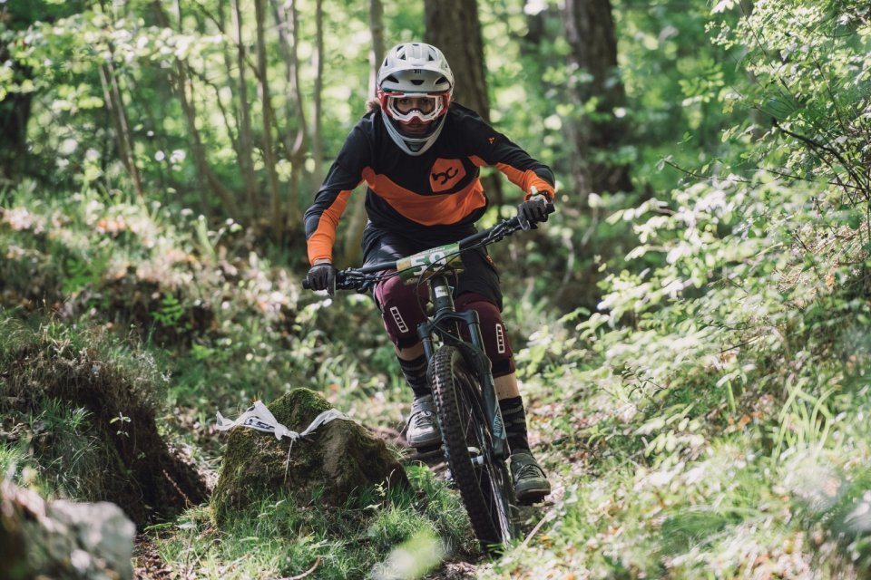 Theresia Schwenk bei der Scott Enduro Series in Riva del Garda