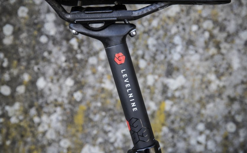 The LEVELNINE carbon seatpost