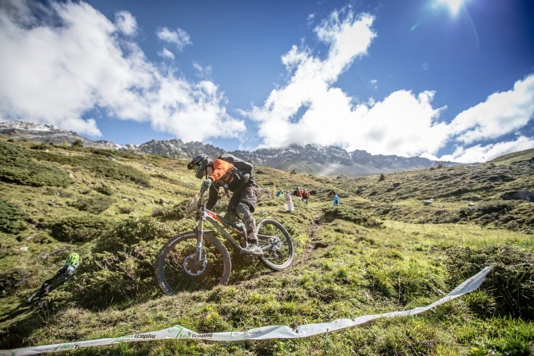 Trailtrophy Lenzerheide Helmtest Bell Super 2R