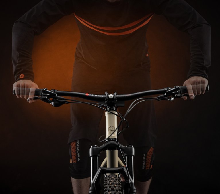 Mountainbike Hochhaus Lenker / Steigbügel – 22,2 Mm Griffstange, Schwarz, Alulegierung