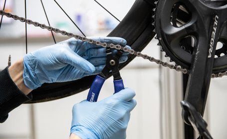 Master link pliers are used to open the master link on a chain. 