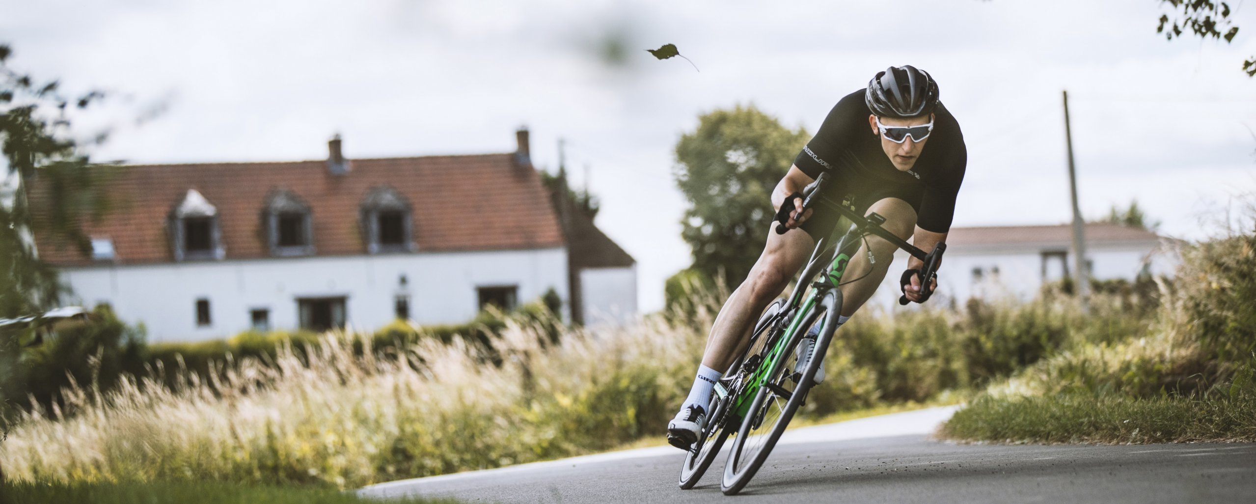 Leicht, leichter, Rennradhelme: Je leichter, desto komfortabler vor allem auch bei langen Touren.