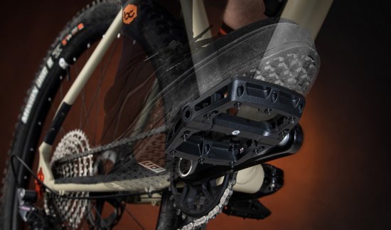 Pedaleando fuerte - Pedales planos y de plataforma para tu bici
