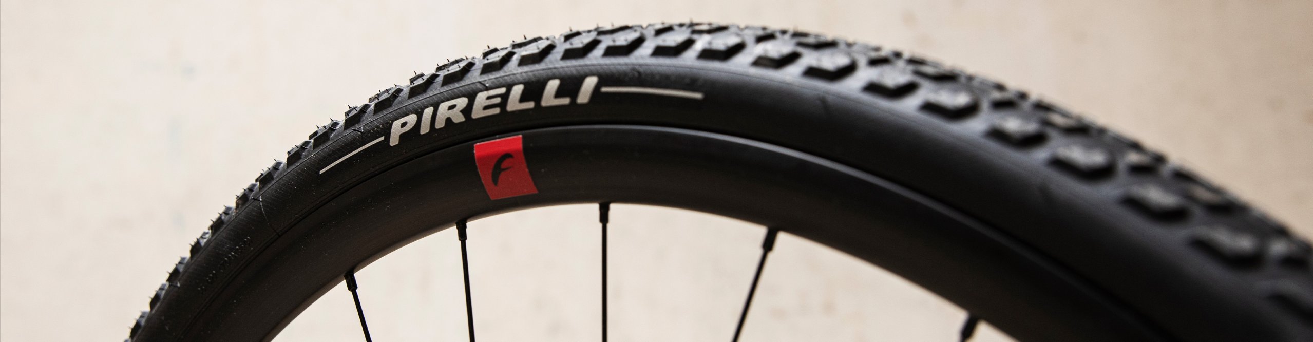 Pirelli-Cinturato-Mood_Desktop_3840x1000_211022_3T_Exploro_SoMe_045_bb.jpg
