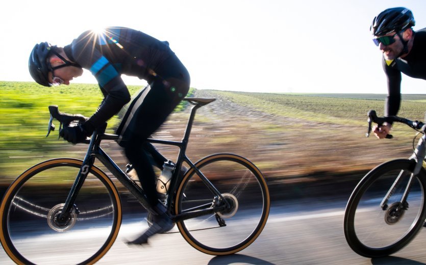 Rennradhelme: Leicht und aerodynamisch