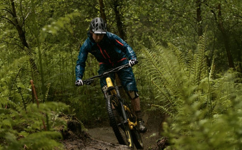 dirtlej Suit Overall Mountainbike Schlechtwetter Regen Nässeschutz