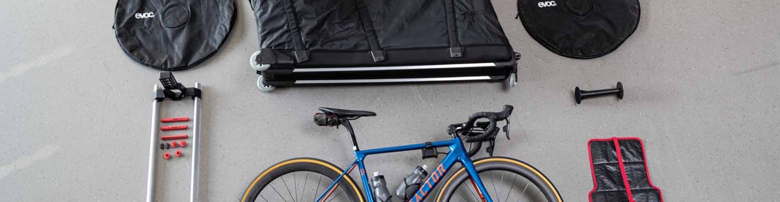 Die Road Bike Bag Pro von evoc ist eine revolutionäre, hybride Reisetasche mit schlagfestem Deckel für Renn- und Triathlonräder.