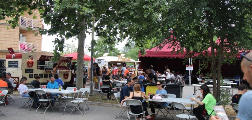 Food trucks offered a variety of Spanish tapas and drinks.