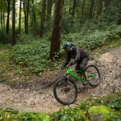 Wet rocks, a true test for suspension and rider.