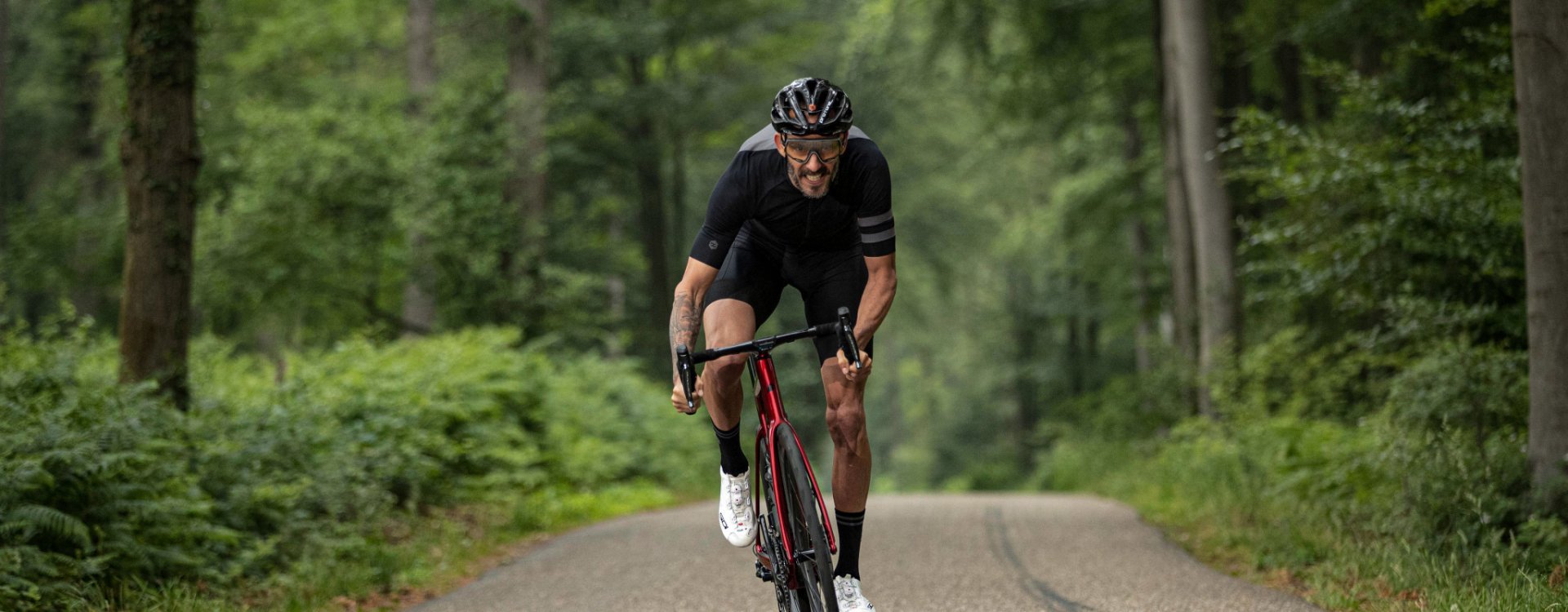 Stefan aus dem bc Service sprintet auf seinem Factor One. 