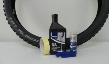 Trying tubeless - Better late than never! Schwalbe Fat Albert review done a little differently.