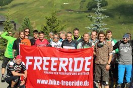 Gruppenfoto Teilnehmer Freeridecamp Livigno 2014 von dierasenmaeher.de