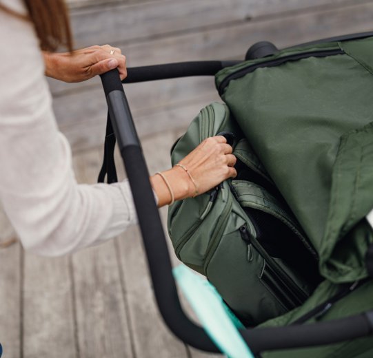 Des solutions pratiques pour transporter les bagages facilitent la vie de tous les jours à vélo avec tes enfants.