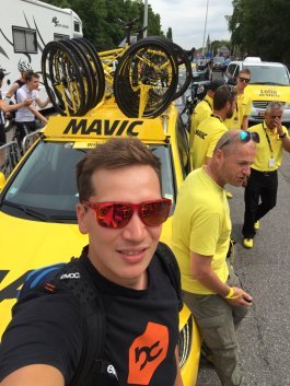 bc im Mavic Materialwagen bei der Tour de France