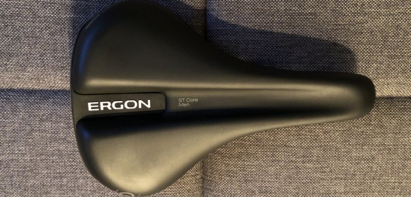 Ergon ST Core Prime Sattel ist sehr komfortabel. Die schwimmende Lagerung der 2 Schalen sorgt für extra Komfort.