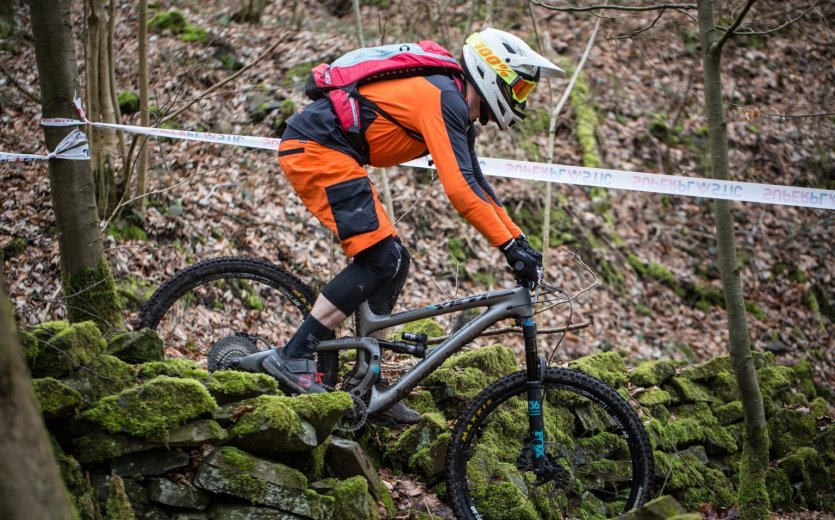 Die bike-components Mitarbeiter beim Superplastik Enduro Cup Rennen in Esneux, Belgien