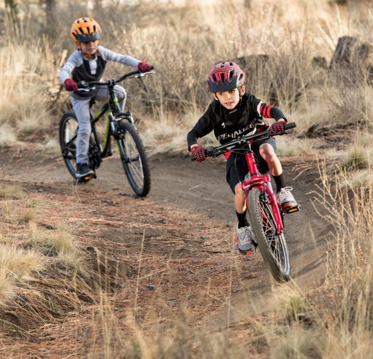 Der Umstieg auf das erste eigene Mountainbike ist mit der richtigen Ausstattung nicht schwierig.