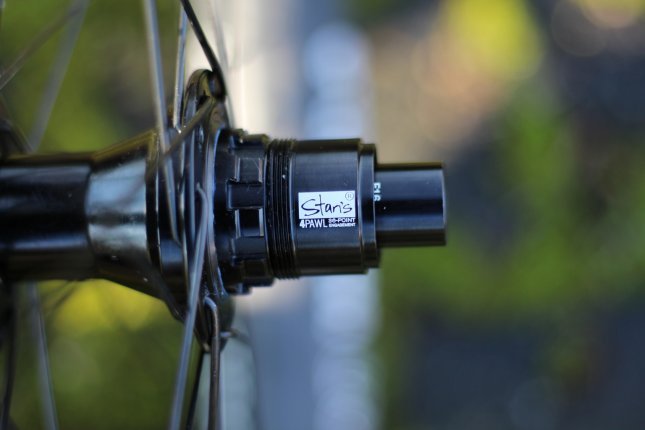 NoTubes ZTR Bravo hub: Neo