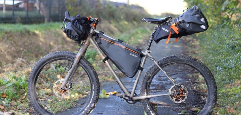 7 Taschen-Sets fürs Bikepacking im Test