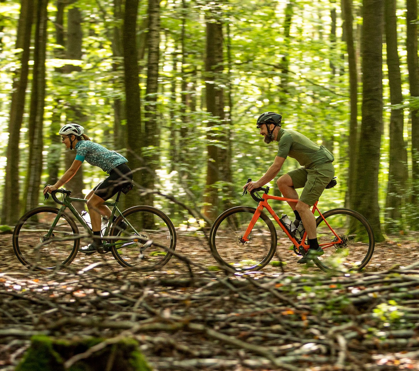2 Graveler mt Open Bikes im Wald