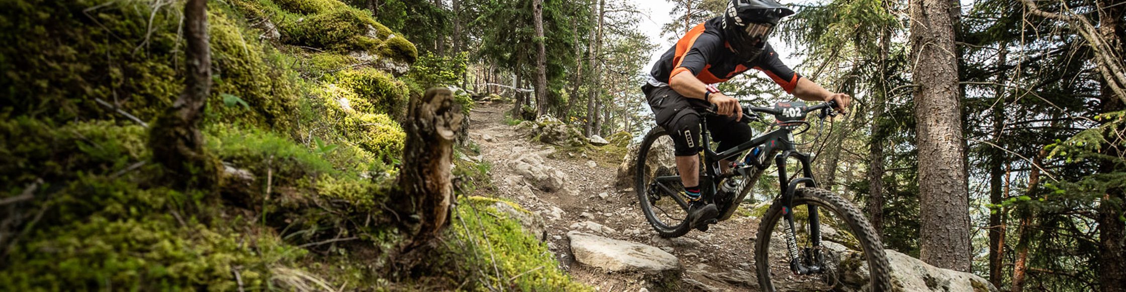 MTB-Fahrer auf der TrailTrophy 2018 in Latsch in einer Stage.