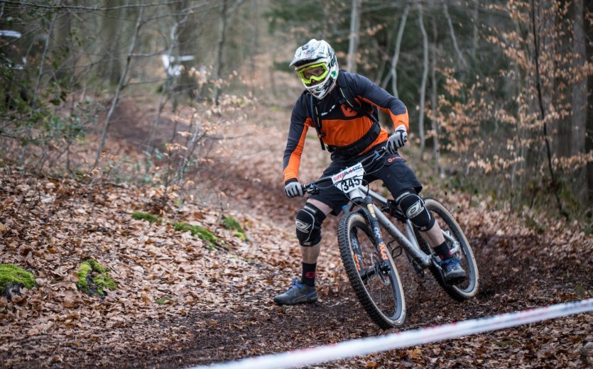 Die bike-components Mitarbeiter beim Superplastik Enduro Cup Rennen in Esneux , Belgien