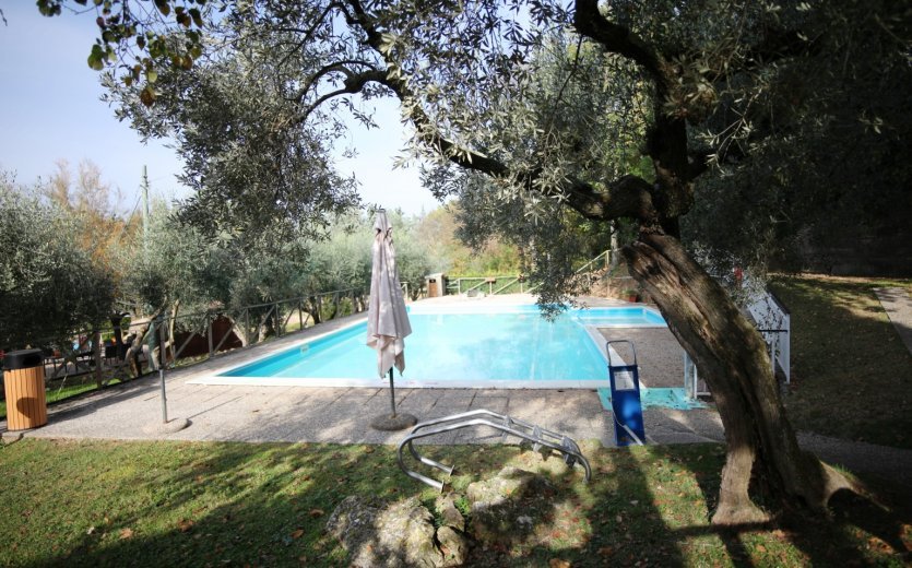 Auch ein Pool ist in der Hotelanlage von Massa Vecchia vorhanden