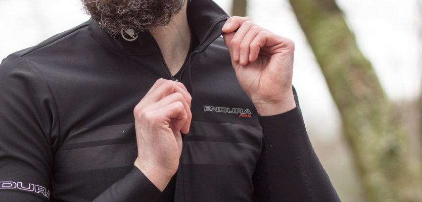 The zipper of the Endura Pro SL Classics Jersey II is also water proof.