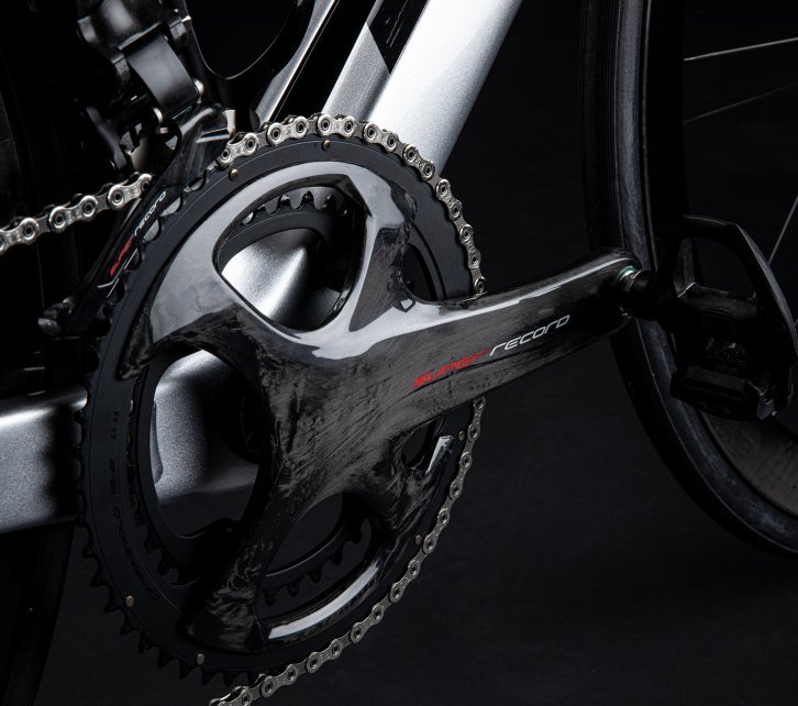 Pictured is a Campagnolo Super Record crank made of carbon. It is mounted on a Factor One.