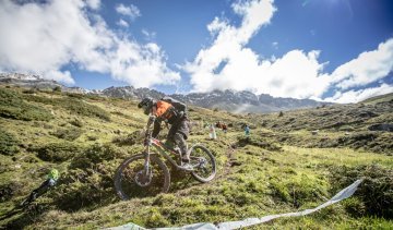 Trailtrophy Lenzerheide Helmtest Bell Super 2R