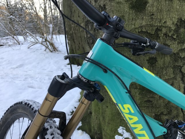 The ShockWiz Installation and set-up is quick, easy and intuitive. Every setting in the app has additional explanations, which makes it accessible for riders without expert technical background.