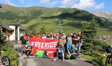 Gruppenfoto Teilnehmer Livigno Freeride Camp by dierasenmaeher.de