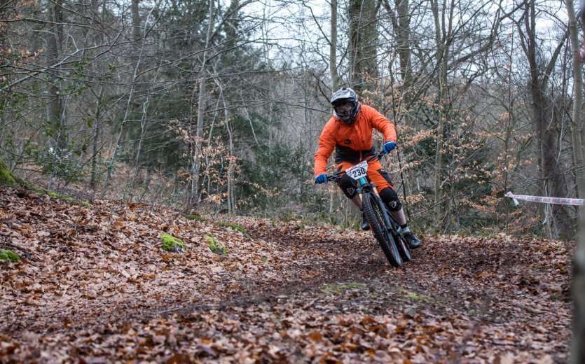 Die bike-components Mitarbeiter beim Superplastik Enduro Cup Rennen in Esneux , Belgien