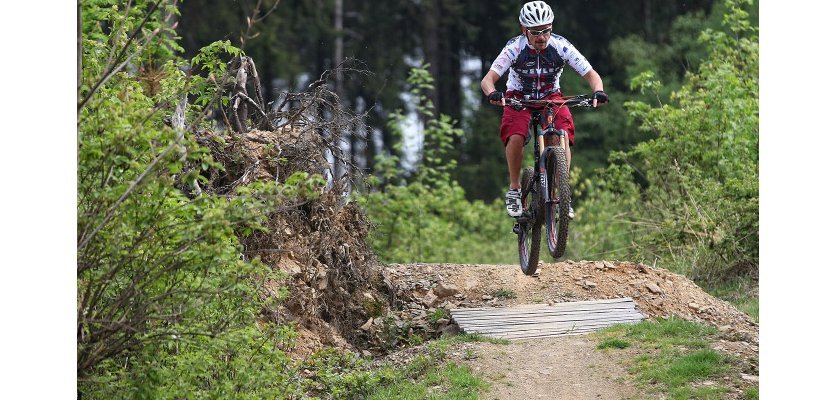 Teilnehmer Teste die Besten in Olpe 2014 beim Sprung