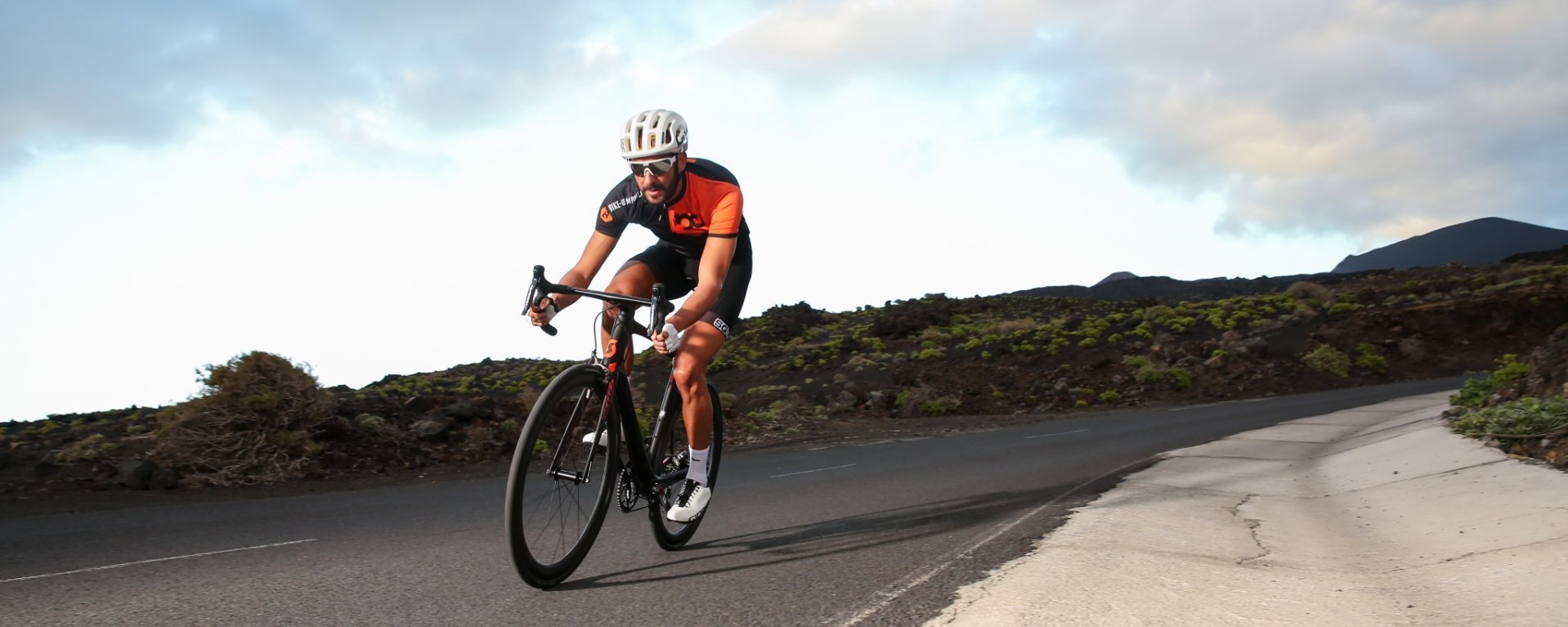 Stefan killing it on the Flechtwerk wheelset.