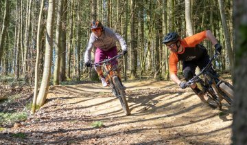 Trailbau im Wald – und dem Förster taugt's!