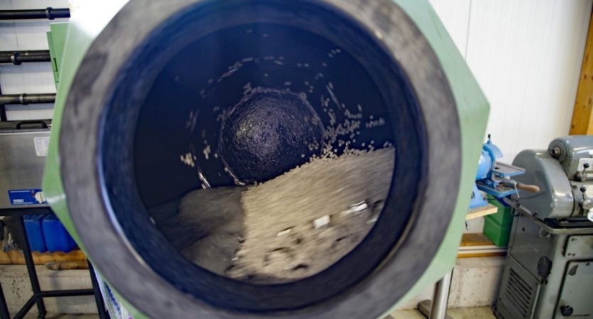 tune polishes their bike parts with a barrel finishing machine.