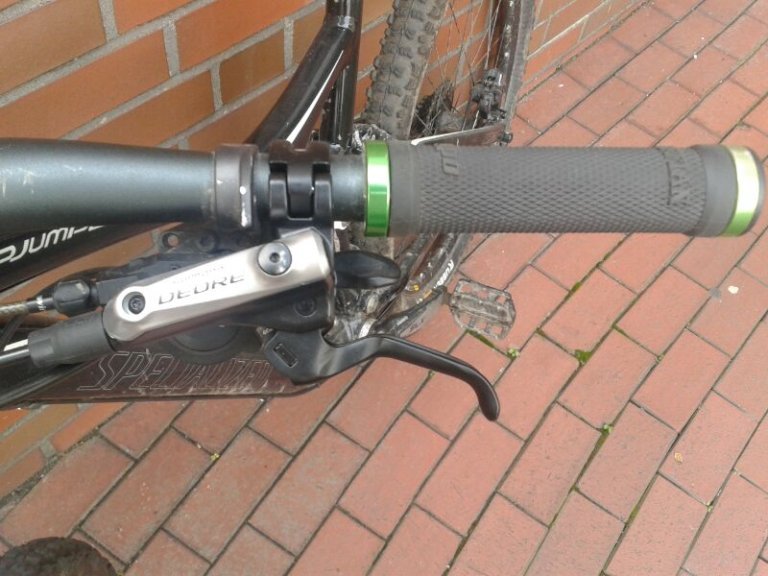 Bremshebel links Shimano DeoreBR-M615 Modell 2014 montiert 