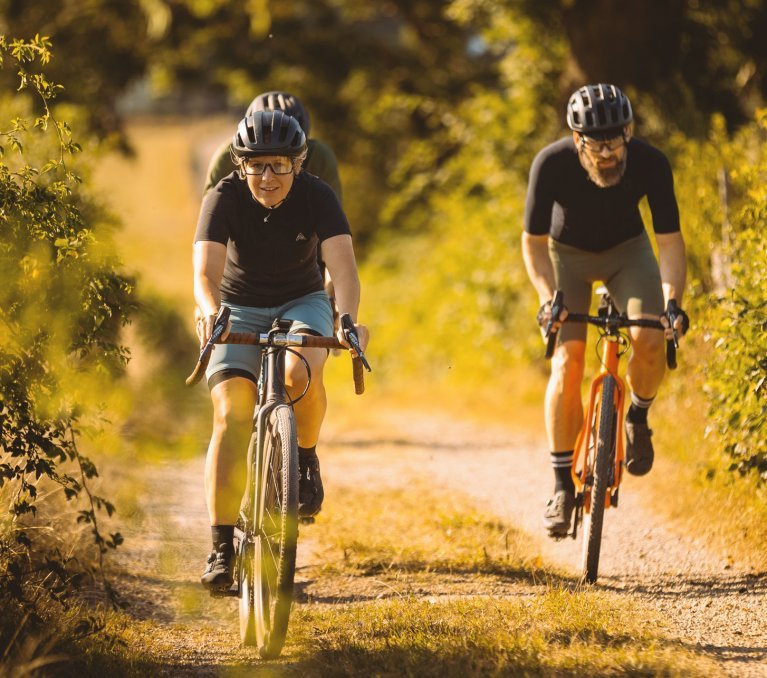 Graveler fahren in der Abendsonne