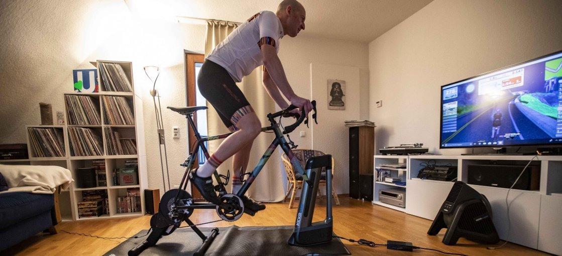 Virtual_Cycling_Radrennen_Training_Zubehoer.jpg