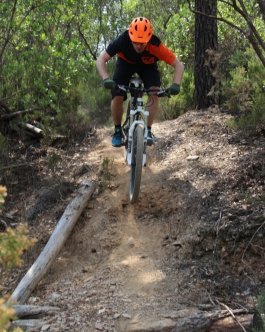 Jan shreds Jonas Trail.