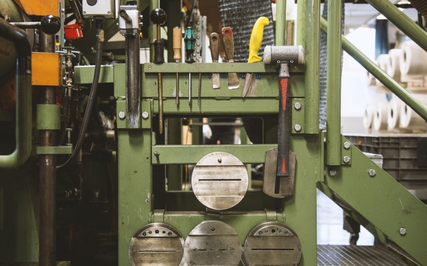 The BlackChili Compound is heated then pressed through the die to make Continetal tyres.