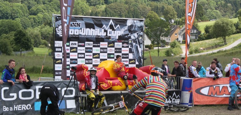 Downhiller auf dem Hotseat beim IXS Downhillcup 2014 in Willingen