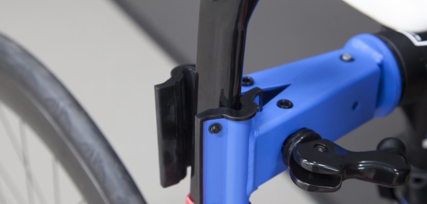 The clamp is compatible with any kind of seatpost. 