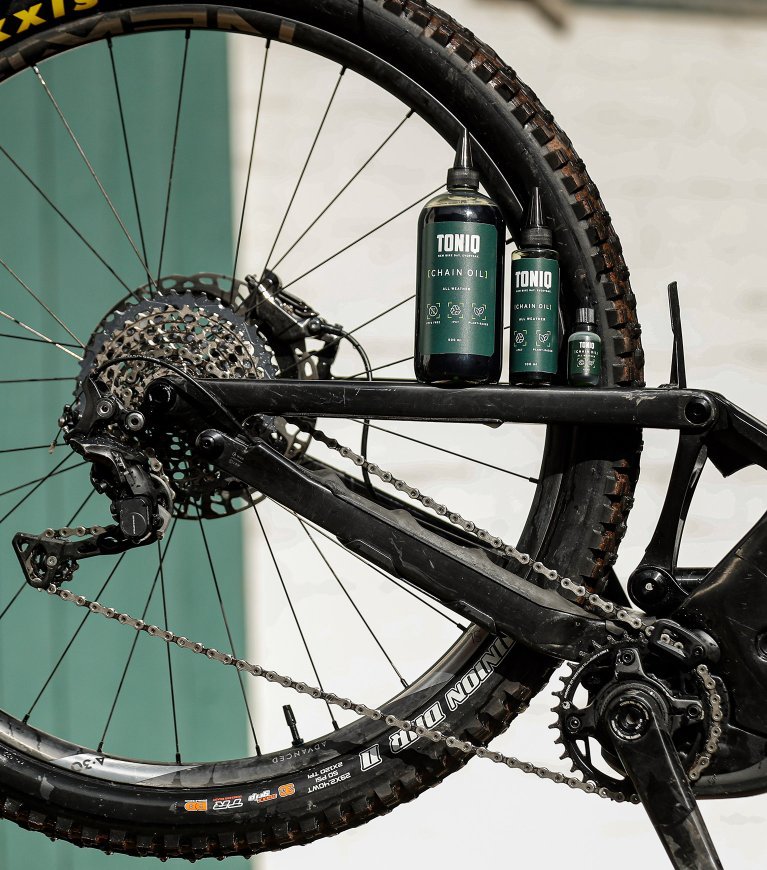 250924_Bikepflege_Toniq-Chain-Oil_Hero-Mobil.jpg