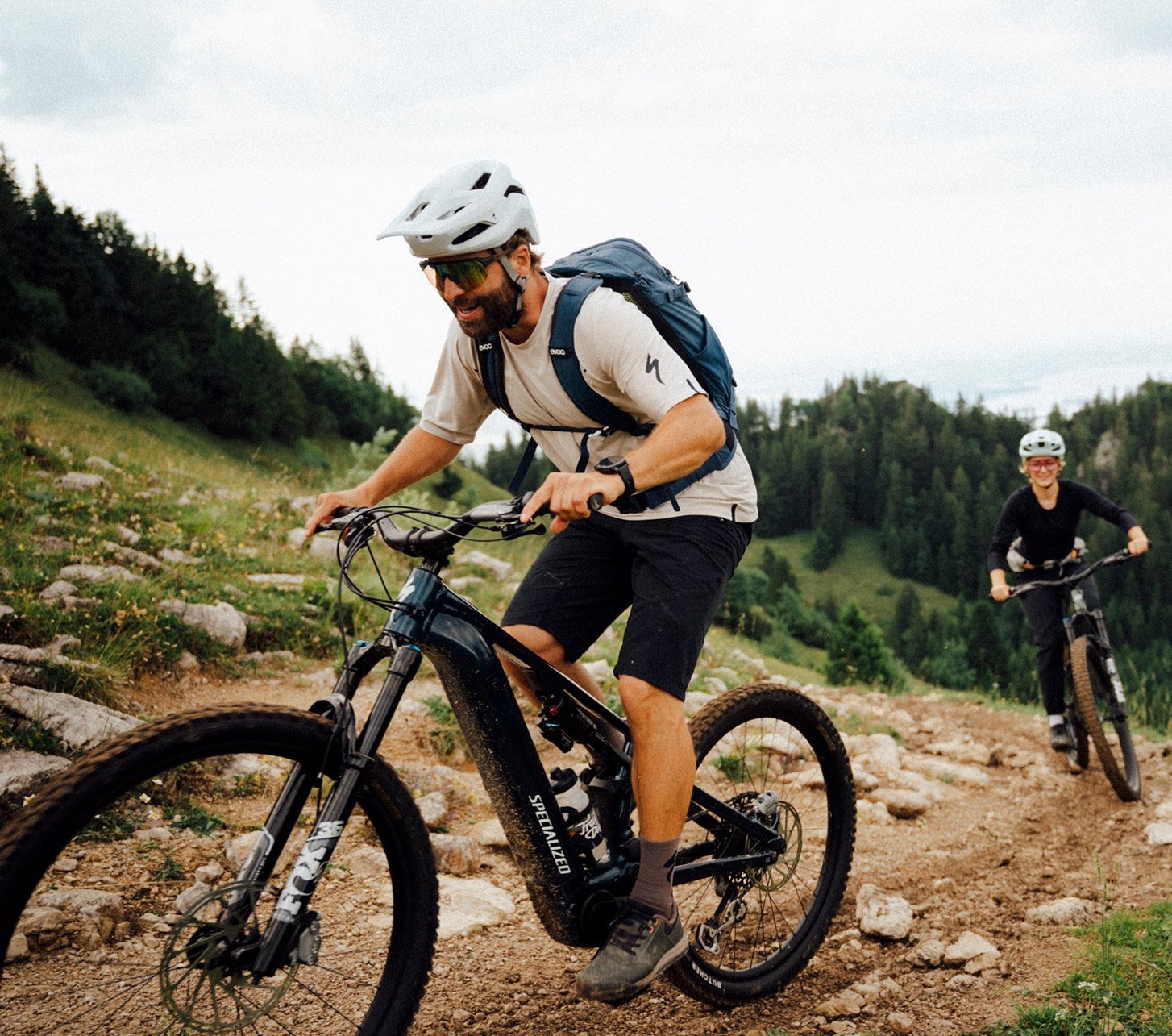 Specialized_E-MTB-Header-Mobil.jpg