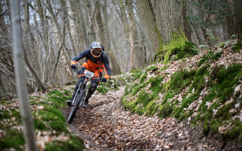 Die bike-components Mitarbeiter beim Superplastik Enduro Cup Rennen in Esneux , Belgien